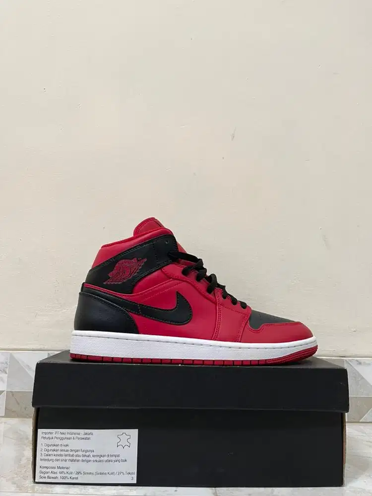Air Jordan 1 Mid (Size 42.5) BNIB Original 100%