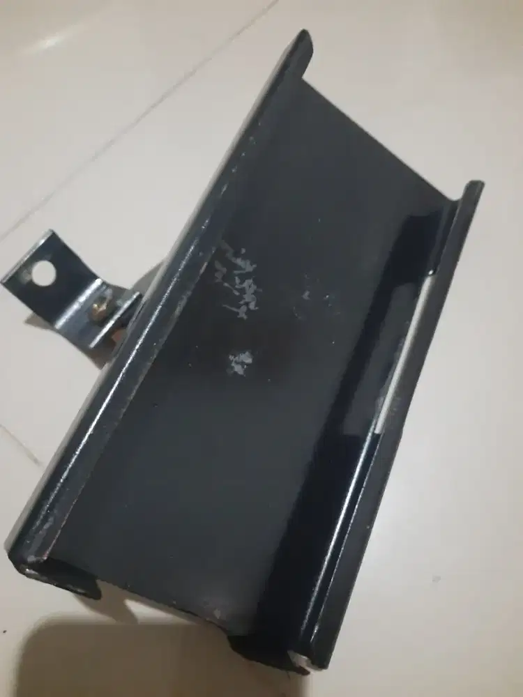 Holder HP Besi Hitam Solid