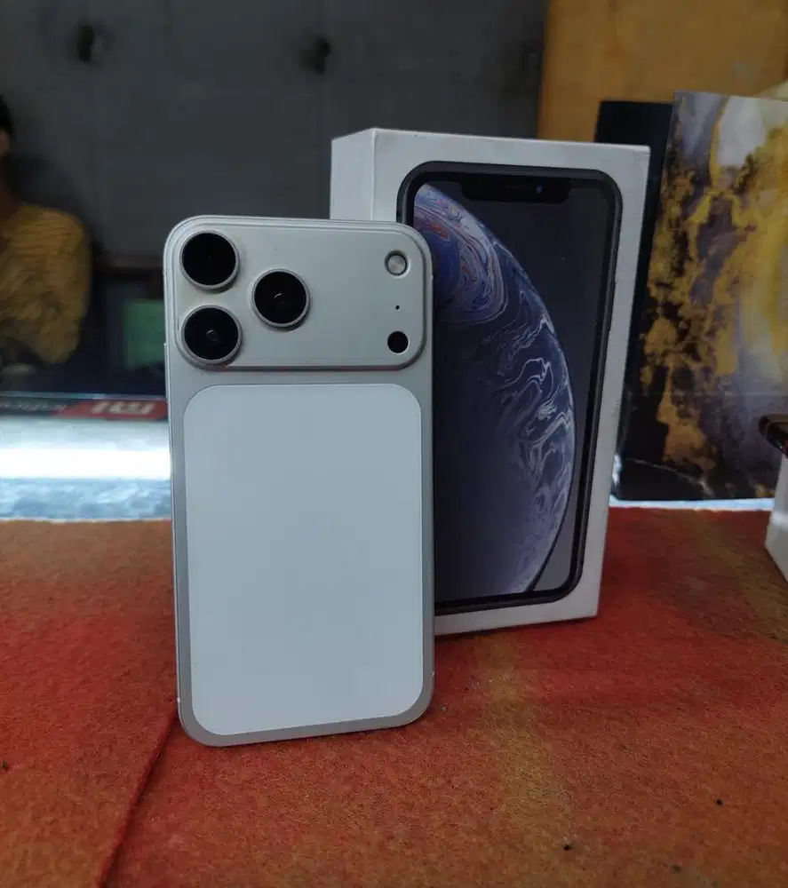 iphone XR 128GB Custom 17PRO