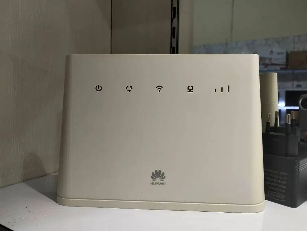 Modem Huawei B311AS-853 4G LTE Wireless Router WiFi