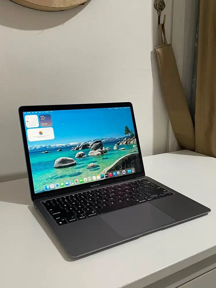 Macbook Air M1 2020 8/256 GB
