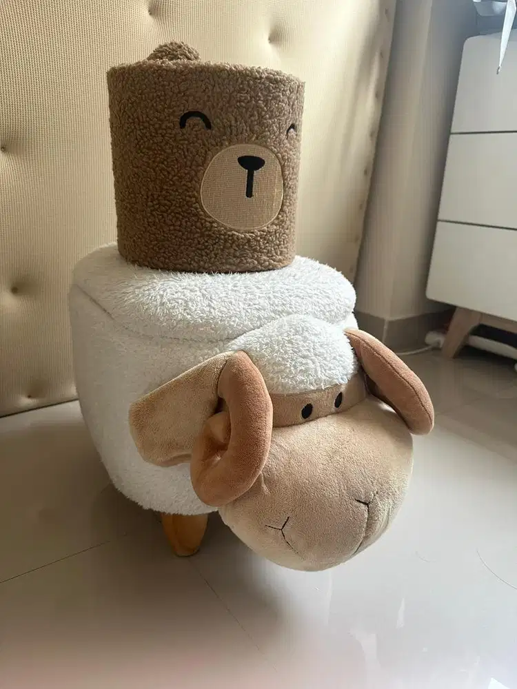 Baba sheep stool, container 2 in 1