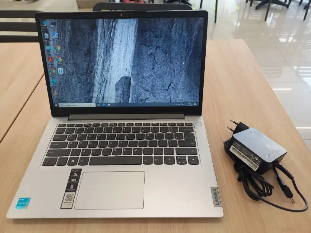 Lenovo Ideapad 1 14AMN7 - Athlon Silver 7120U