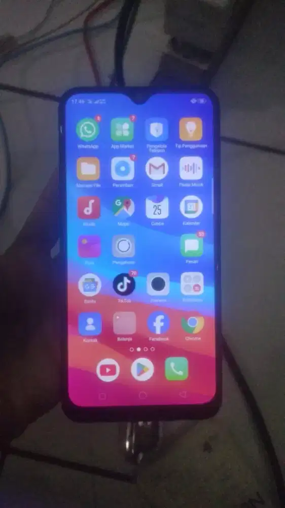 Oppo A5s handphone Android