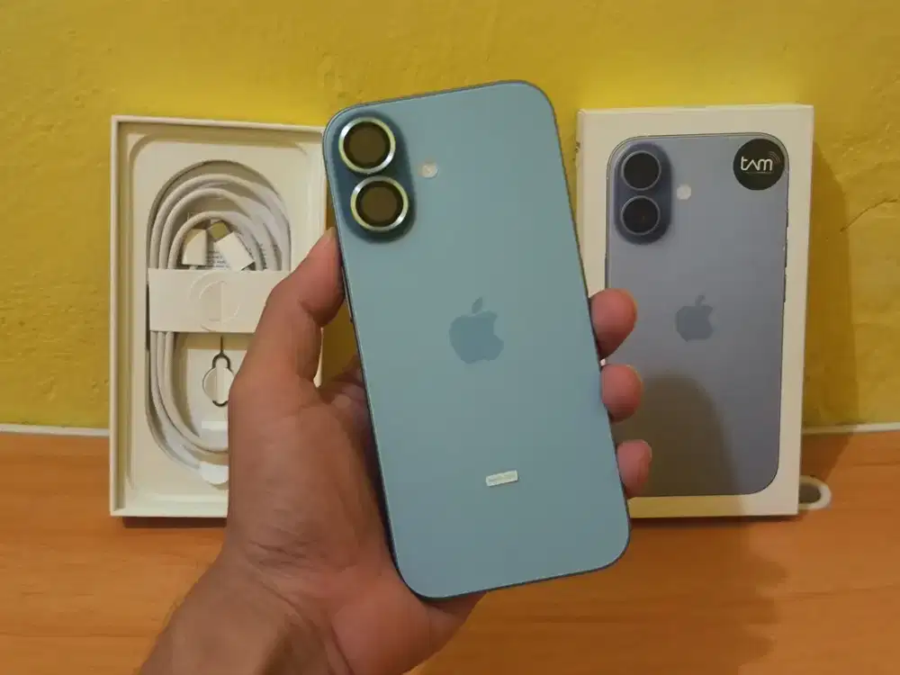 iPhone 17 mist blue