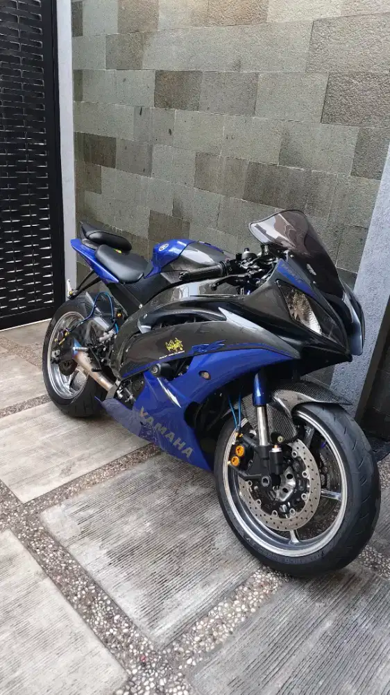 Yamaha R6 2013 Race Blue very mint condition