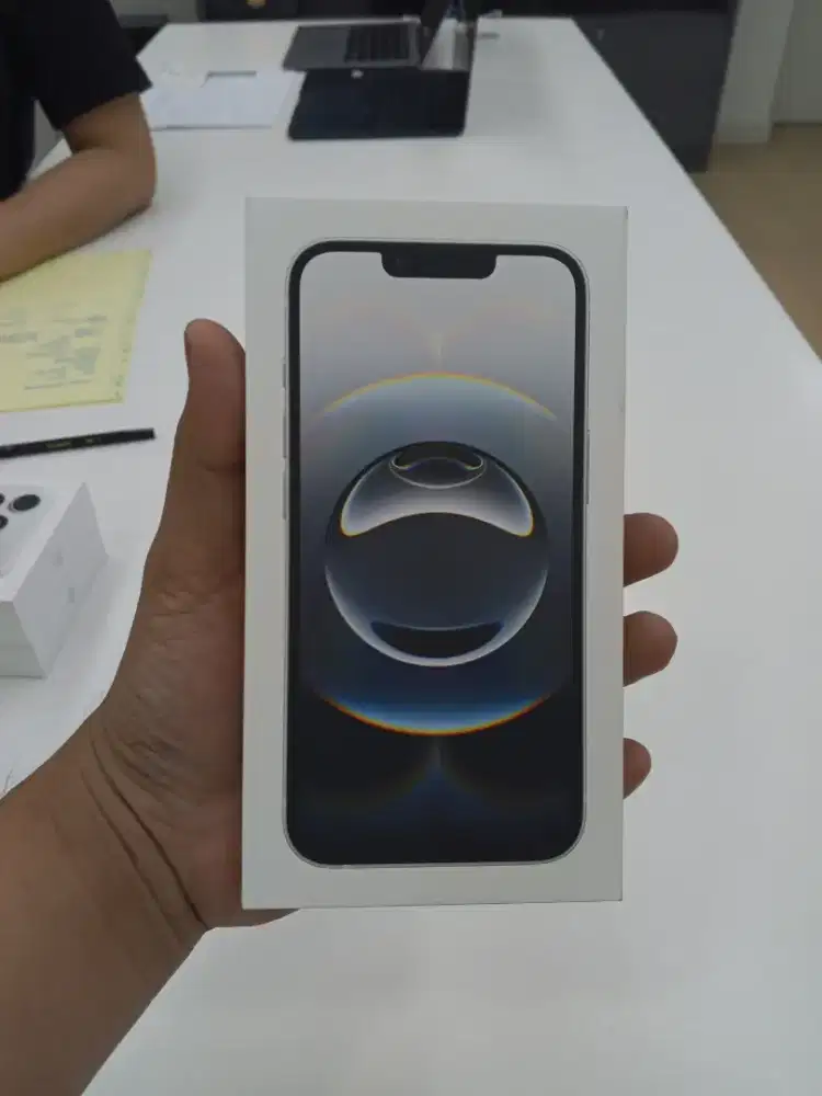 Kredit iPhone 16e garansi iBox