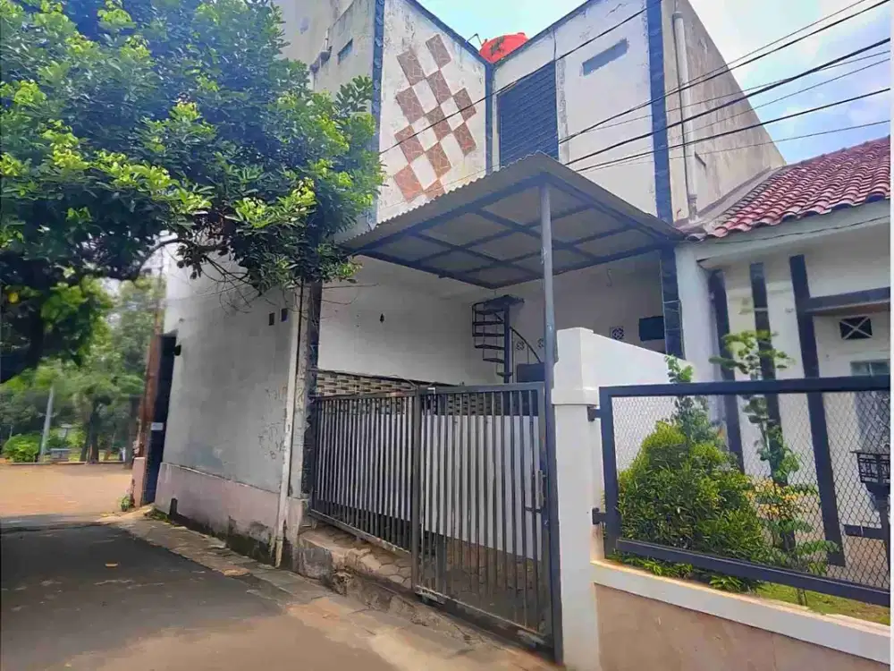 Rumah DiJual Murah 2 Lt Nyaman dan Strategis di Cilandak Jakarta Selatan
