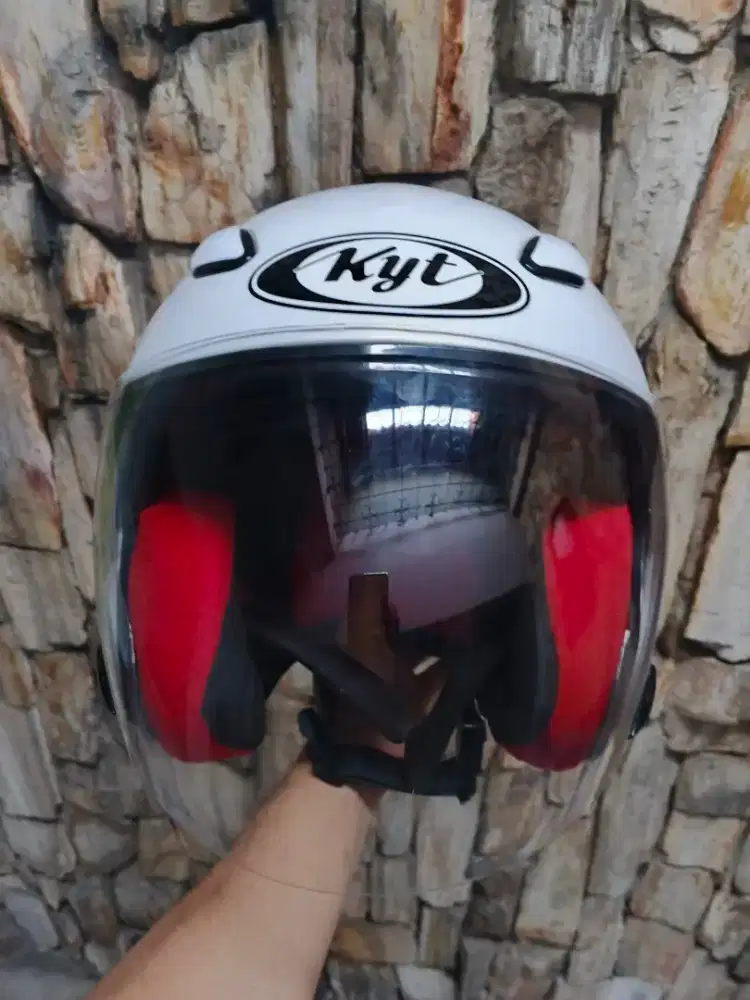 Helm KYT DJ Maru