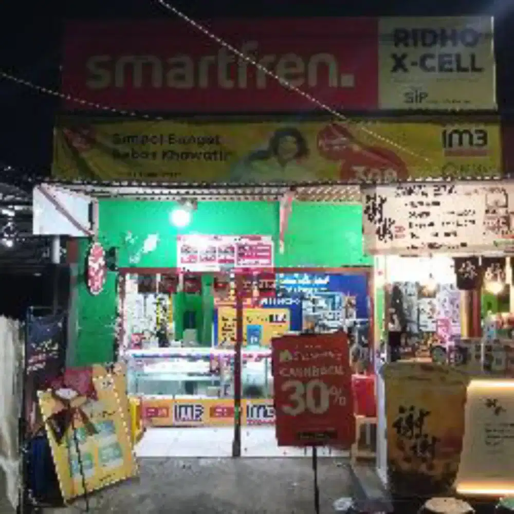 Karyawati Konter Pulsa