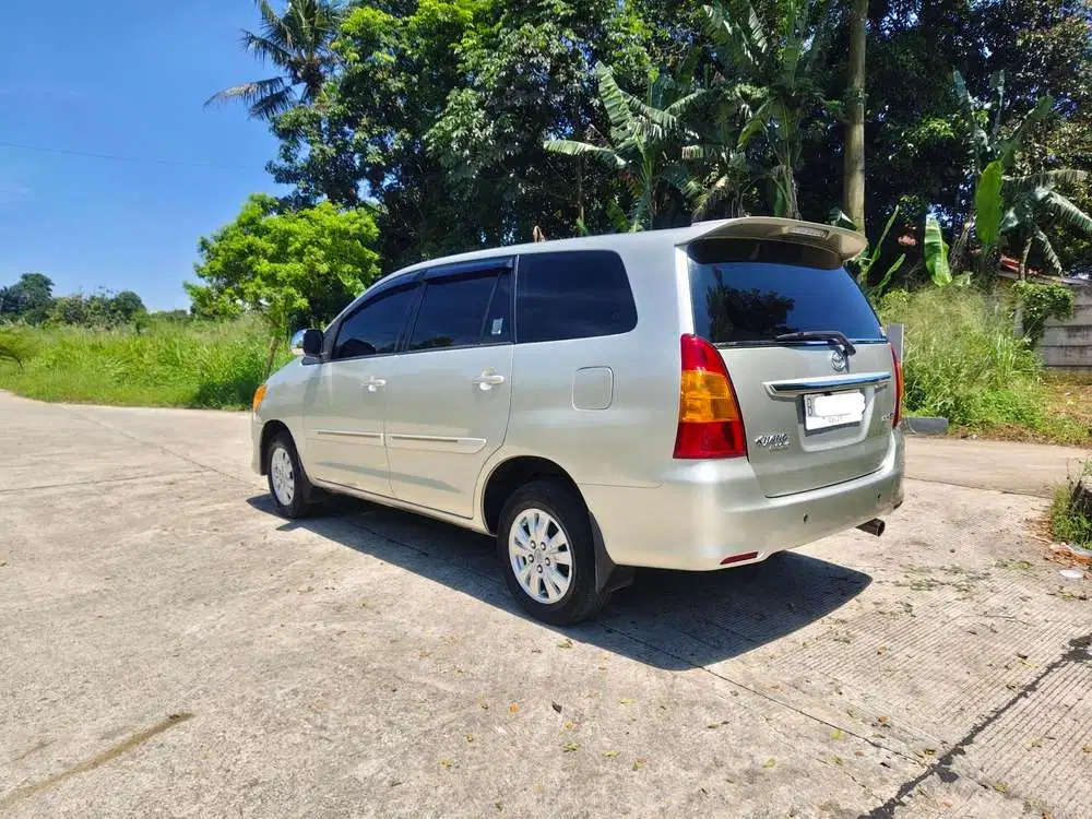 Toyota Kijang Innova 2012 Bensin
