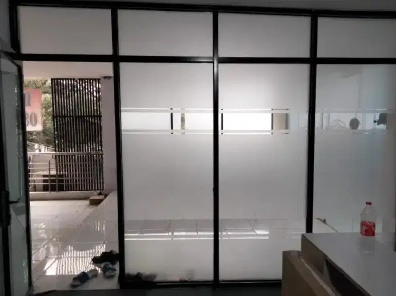 Pemasangan sticker sunblast dan kaca film dapur MBG