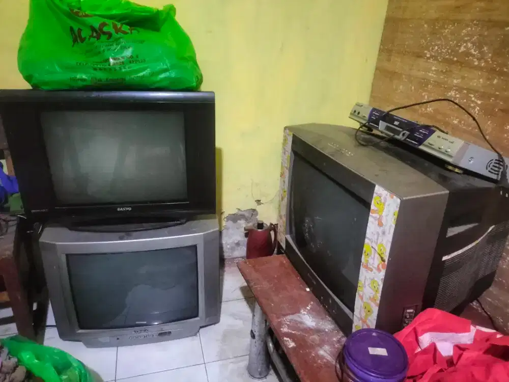 3 TV Tabung 21 Rusak + VCD nyala