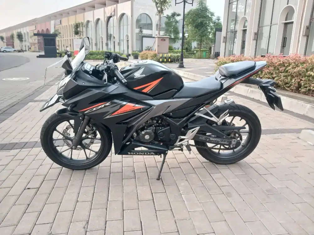 Honda CBR 150 R
