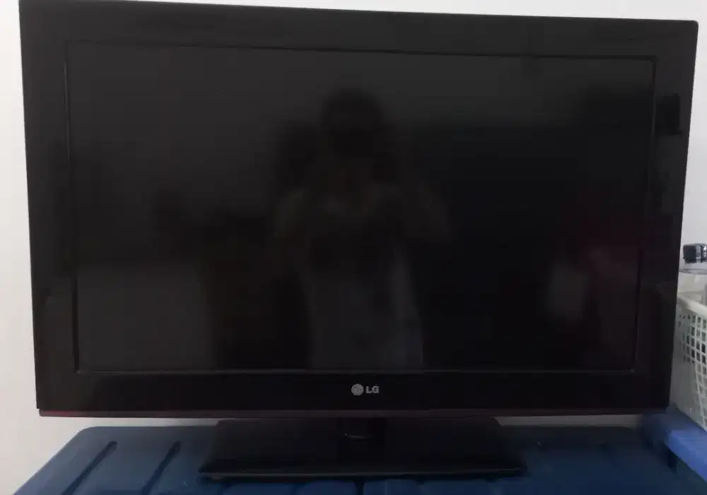 Di jual cepat tv merk LG 32LK330