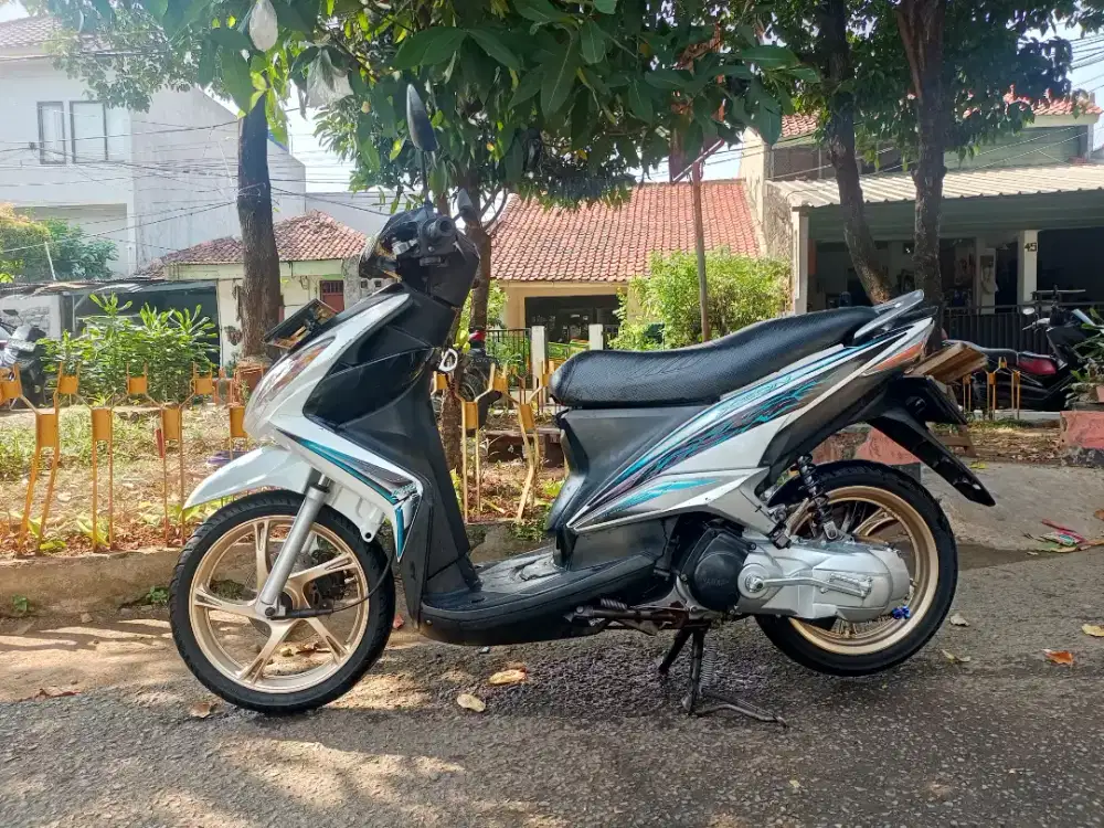 Yamaha Xeon 2010 surat lengkap Jakarta Selatan