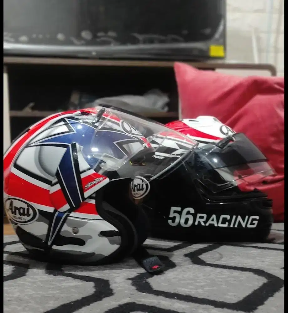 Di jual helm arai ori 100%