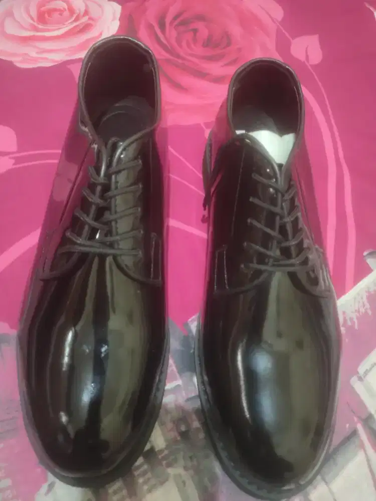 Sepatu PDH Jatah Polri Baru