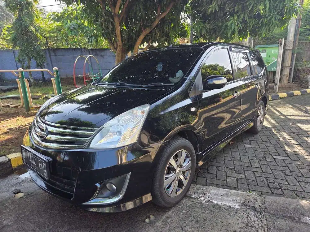 Nissan Grand livina 2012 Bensin