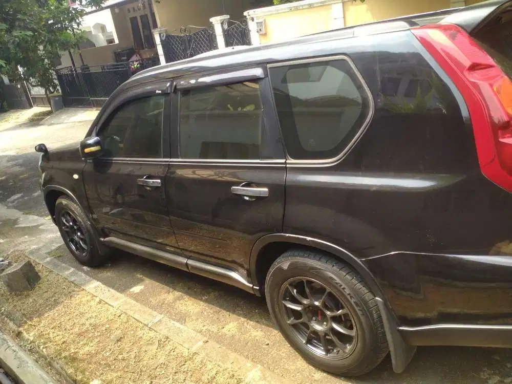 Nissan X-Trail 2009 Bensin