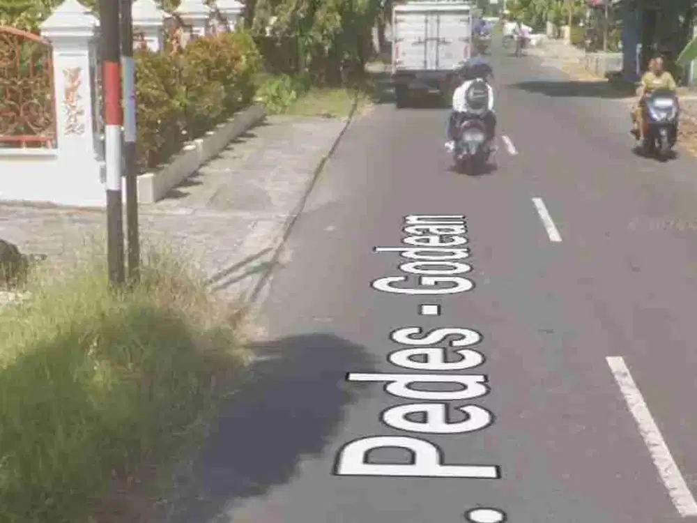dijual tanah dan rumah serta gudang.pinggir jalan raya pedes-godean