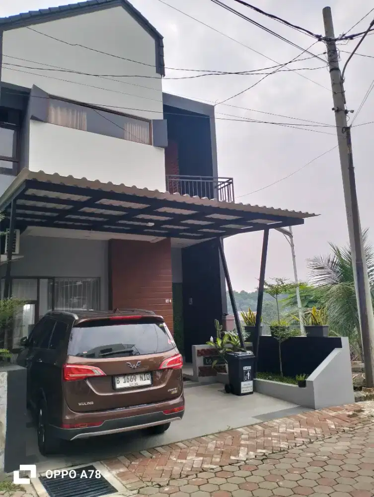 Disewakan rumah full furnished (kolam renang dan pemandangan bukit)