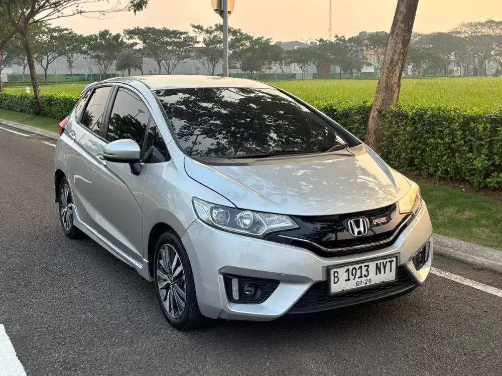 (DP 8JT) HONDA NEW JAZZ RS AT 2015