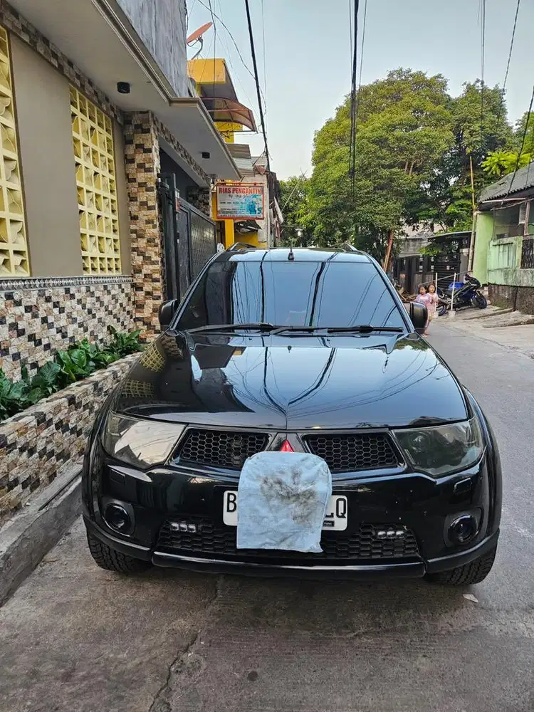 Dijual Pajero Dakar tahun 2012