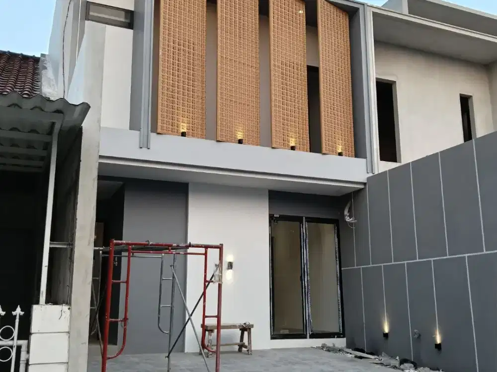 DIJUAL RUMAH BARU DENGAN STYLE MINIMALIS DI PANJANG JIWO, TENGGILIS MEJOYO, SURABAYA TIMUR
