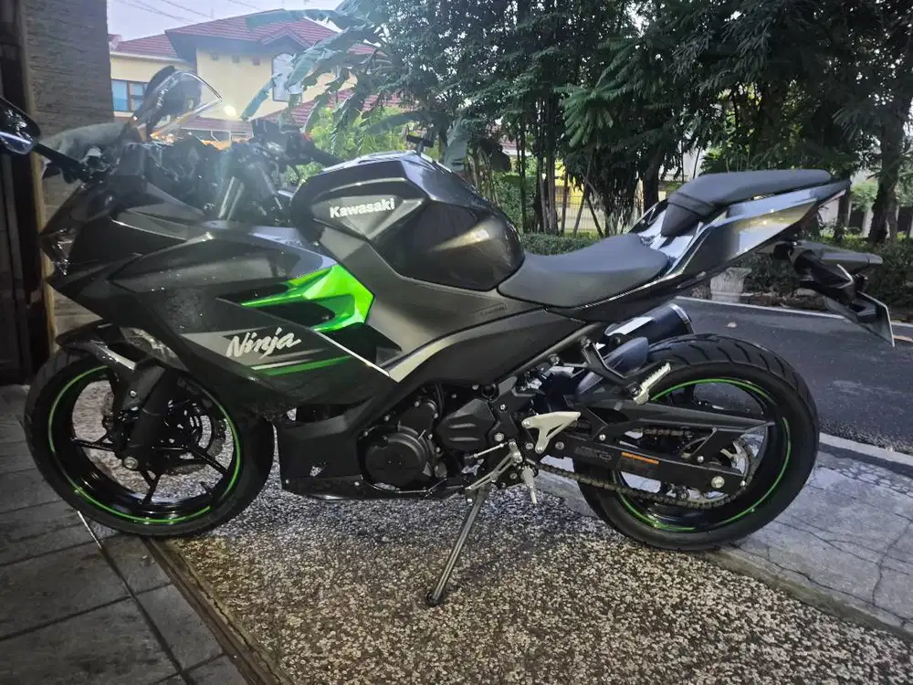Kawasaki ninja fi  250 2 silinder like new 2026 nik 2024 nego