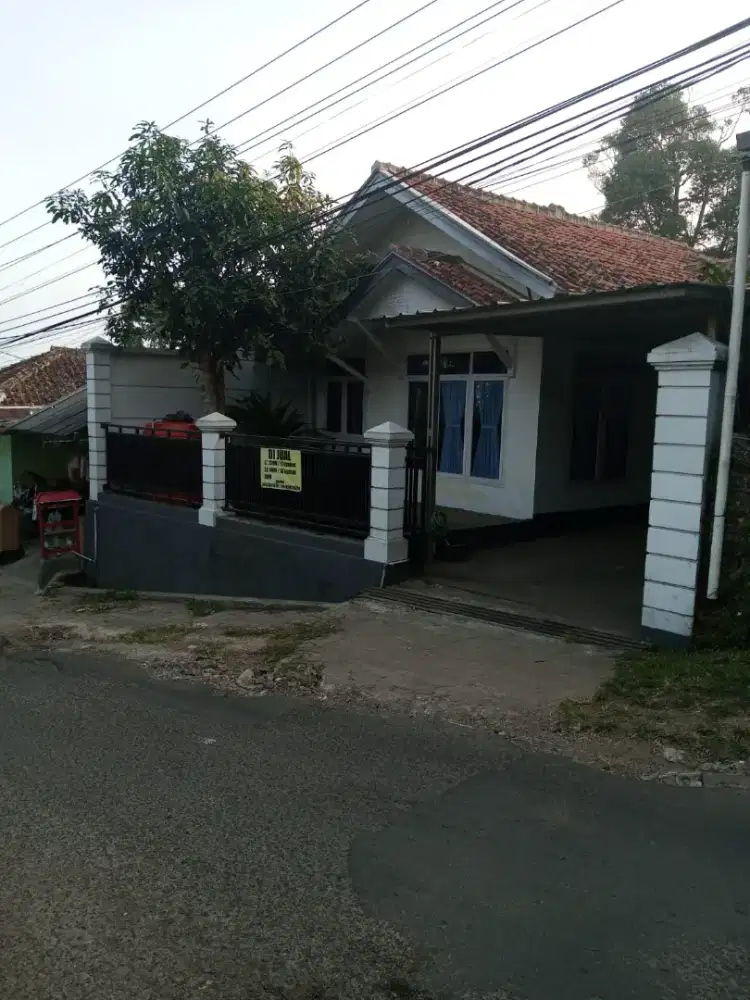 Jual Rumah Cisarua KBB dekat ke Lembang/ Stasiun KCIC/ Cimahi