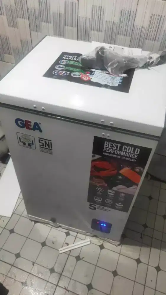 FORSALE FREEZER BOX GEA 110L Second Like new