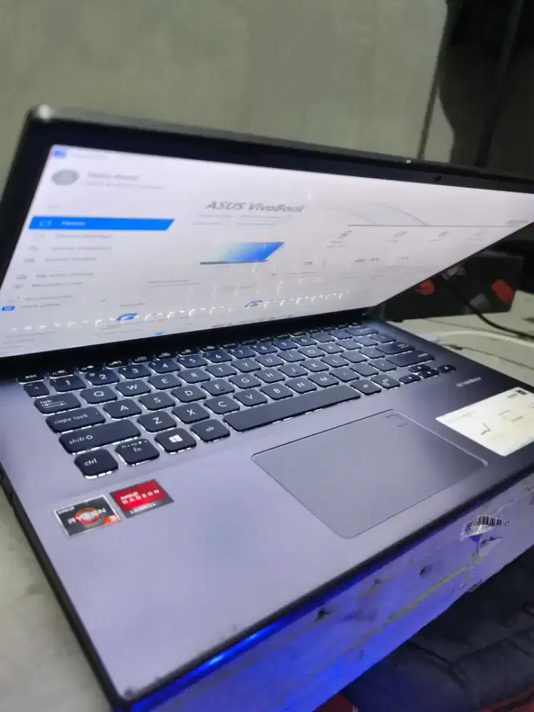 Asus Vivobook 14 ryzen 3 ram 8 jual satset