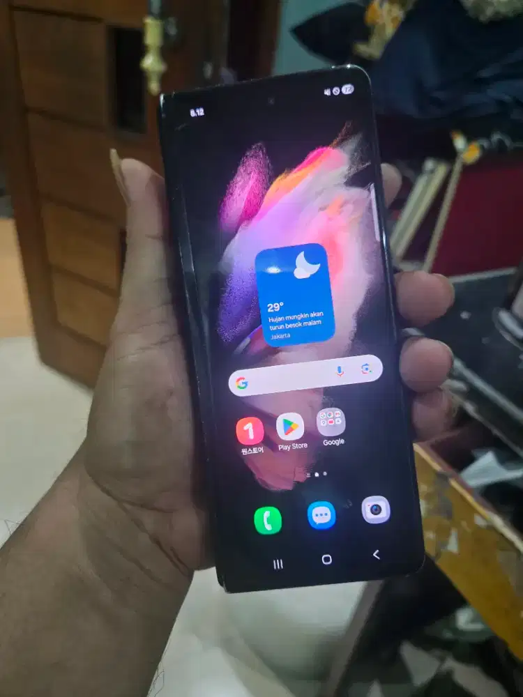 Samsung fold 3 256 inter beacukai minus engsel ama lecet pemakaian
