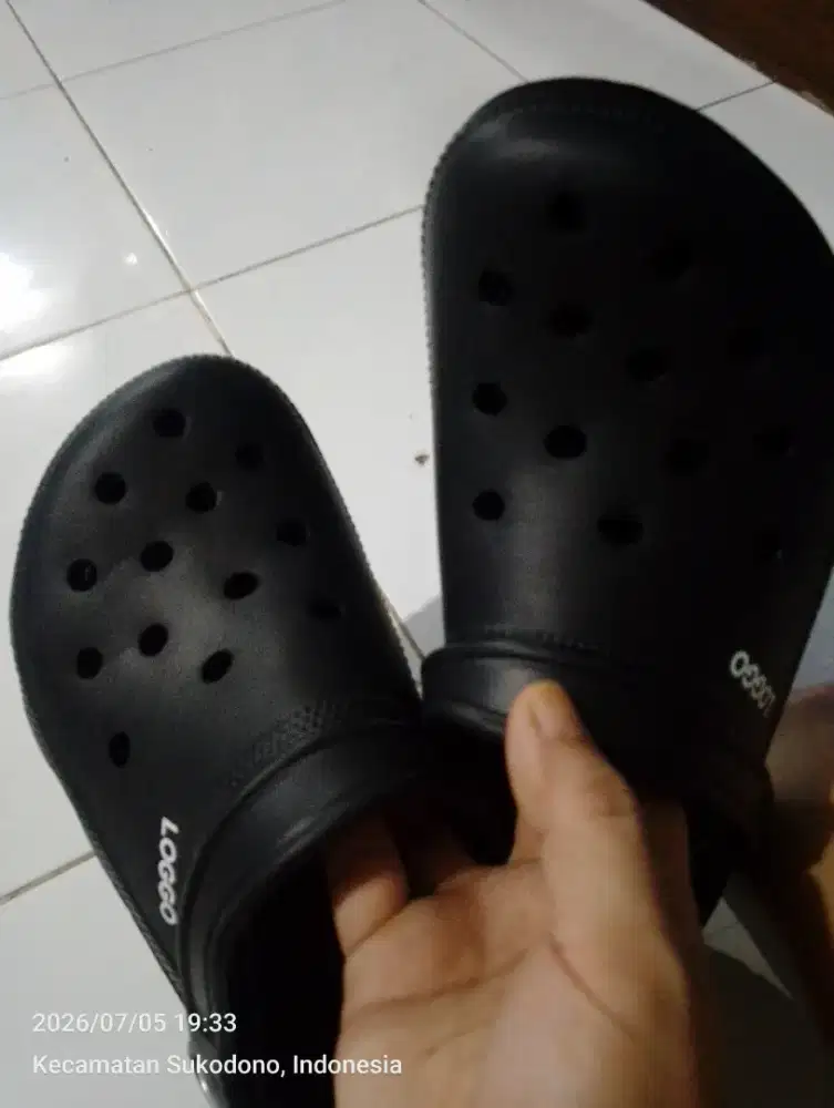 Sandal Loggo ukuran 39/40 belum dipake