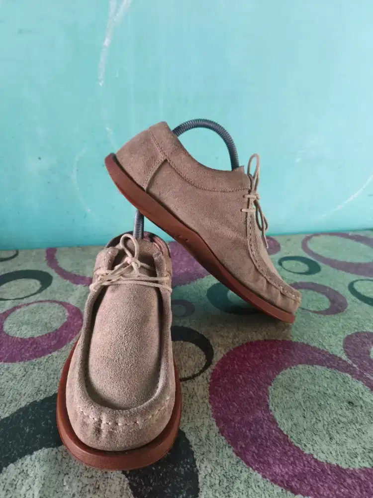 Sepatu Kasual Model Wallabe