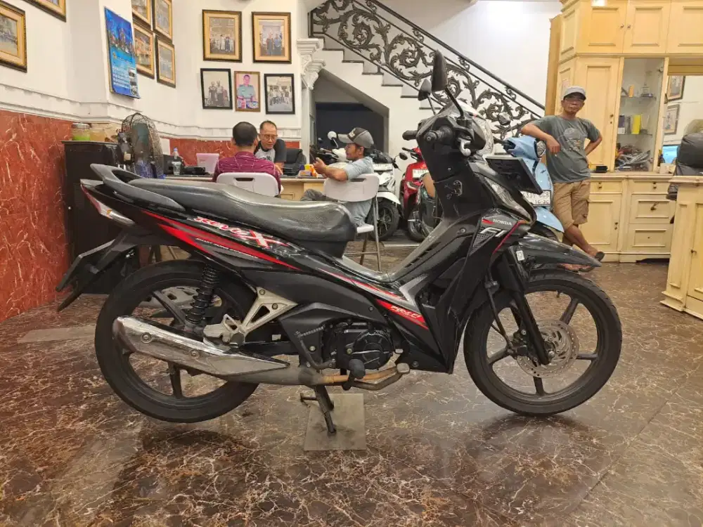 DIJUAL CEPAT AJA REVO INJEKSI 2020 PAJAK PANJANG 03.2027 PLAT BANDUNG