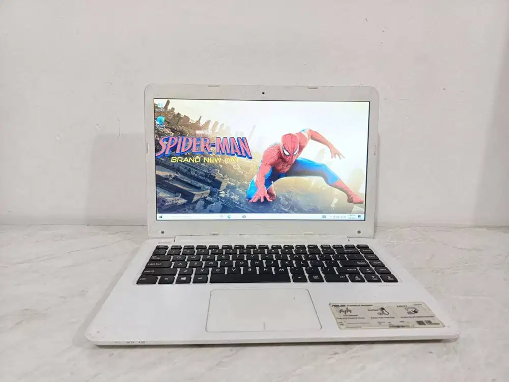 Asus Vivobook E402Y AMD E2 RAM 4GB SSD 128GB | Siap Pakai