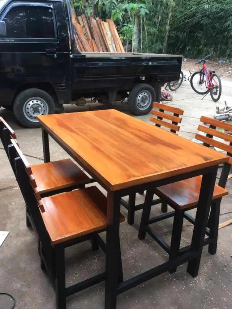 Set meja kursi cafe