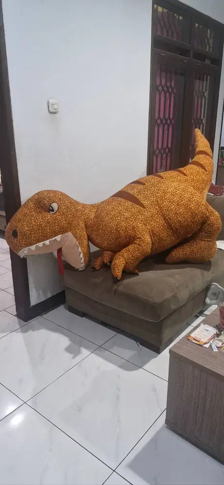 Boneka dinosaurus jumbo