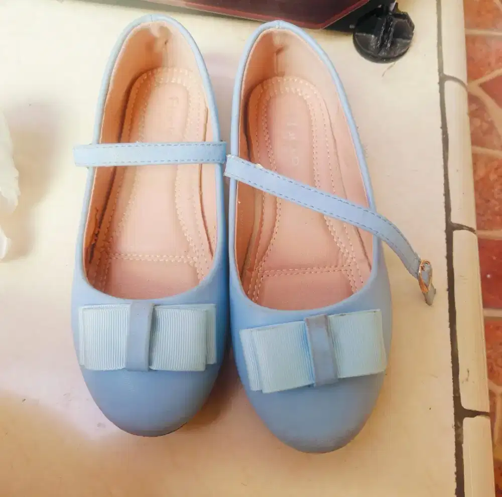 Sepatu anak cewek