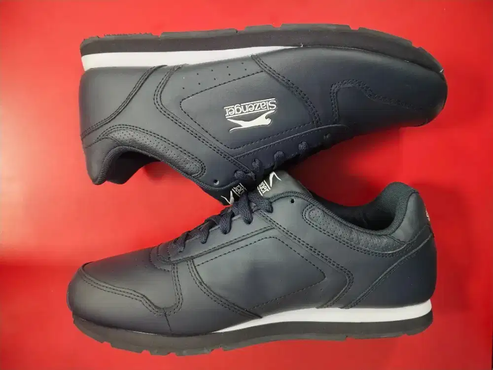 Sepatu SLAZENGER sisa export size 44 insole 28,5cm