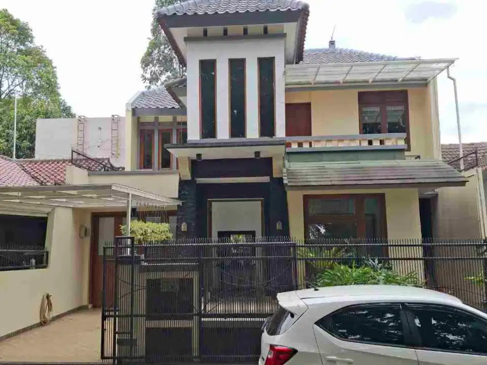 Rumah Dijual Di Kencana Loka BSD (GLB120)