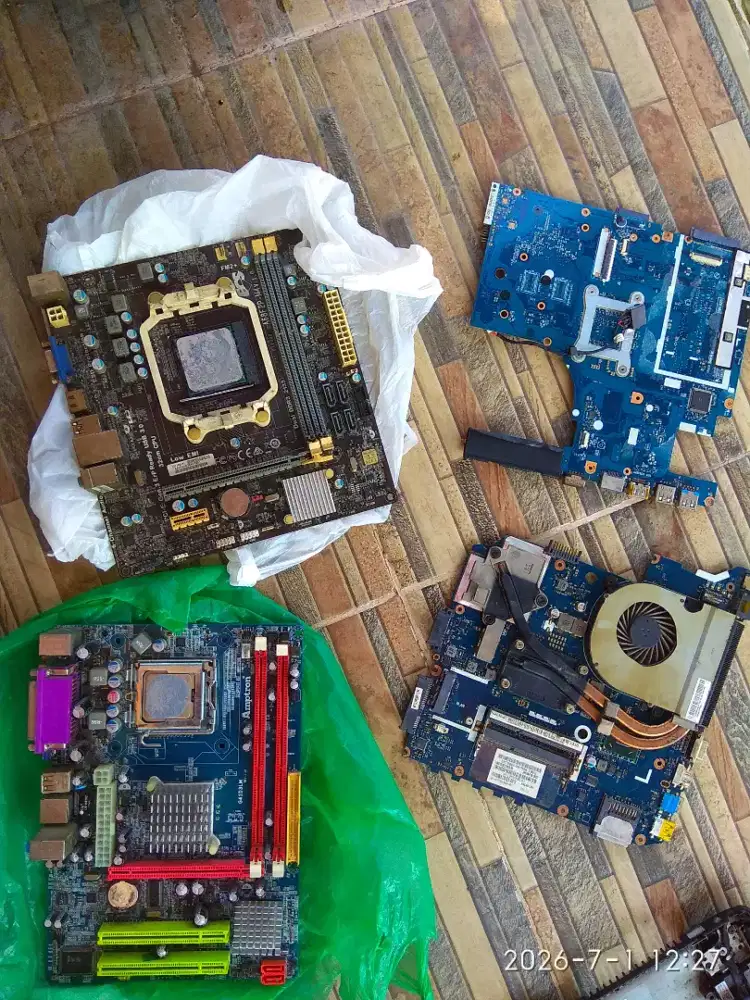 Jual beli service servis Komputer Laptop cpu  PC Printer Tv Proyektor