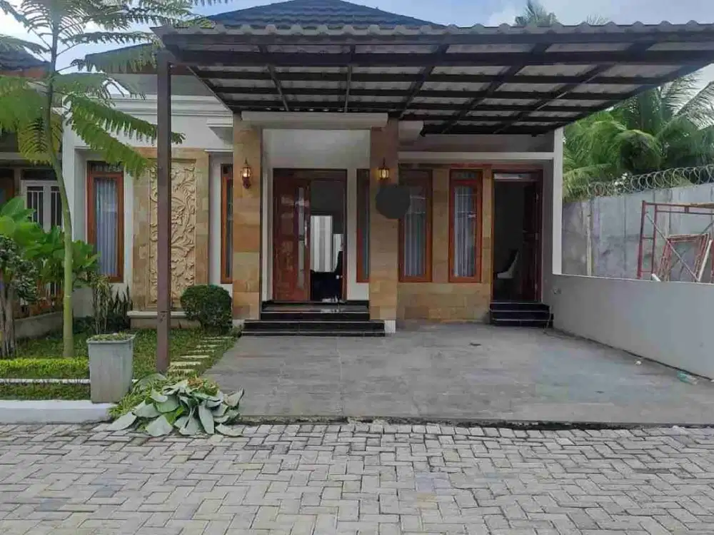 RUMAH DI CLUSTER DI PADANG TIMUR