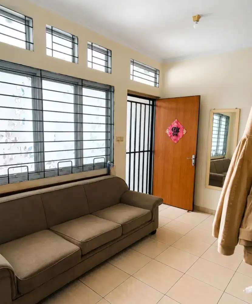 IP3137: Rumah Hadap Selatan di Jelambar