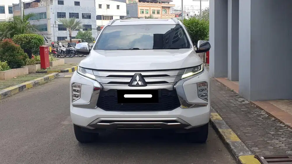 Km 31rb mitsubishi pajero sport dakar 2023 putih sunroof
