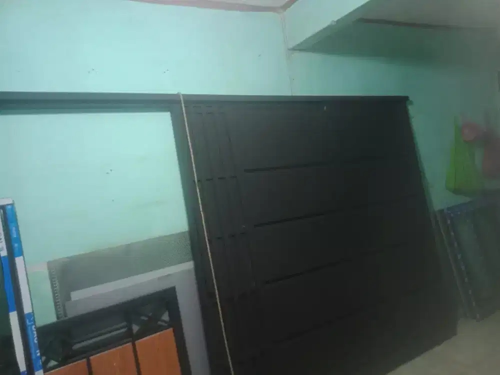 Pintu pagar besi