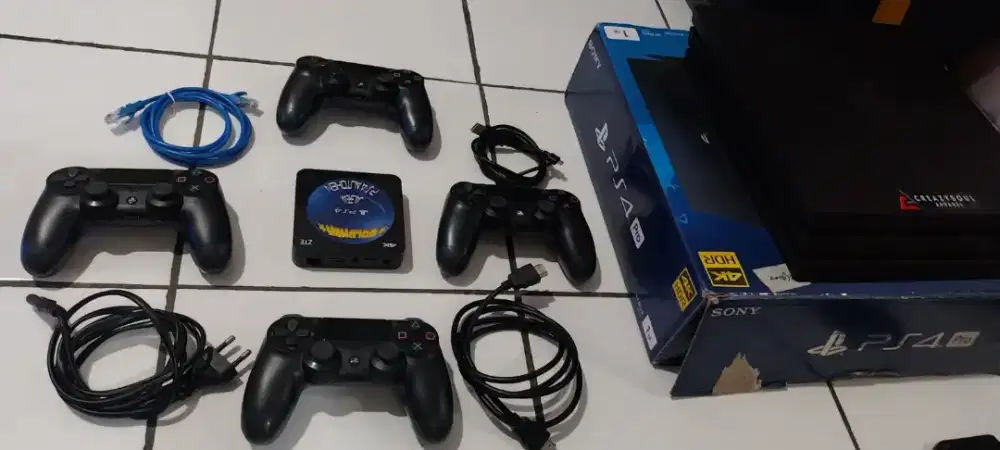 PS4 Pro 1TB Type : CUH-7200B
