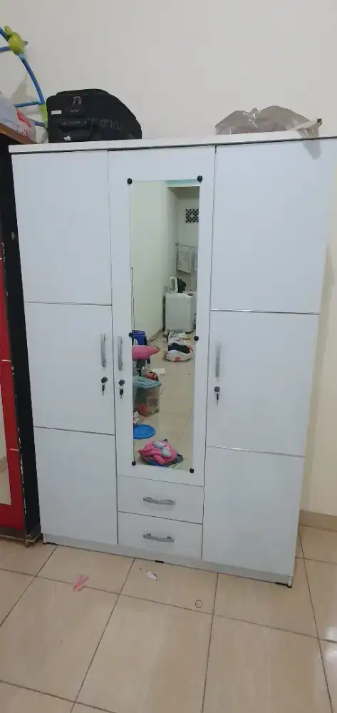 Lemari 3 pintu partikel masih mulus